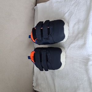 Carter's Toddler boys sneakers Size 6